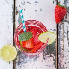 LIMONADA DE FRESA, LA BEBIDA ROSA DEL VERANO