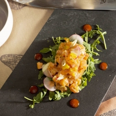 TARTAR DE SALMÓN AL KIMCHI