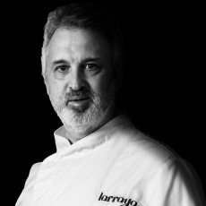 CONOCE A JAVIER FERNÁNDEZ, LA MENTE A CARGO DE LA PASTELERÍA DEL RELOJ