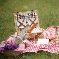 PICNIC DE VERANO: UTENSILIOS IMPRESCINDIBLES PARA DISFRUTAR AL AIRE LIBRE